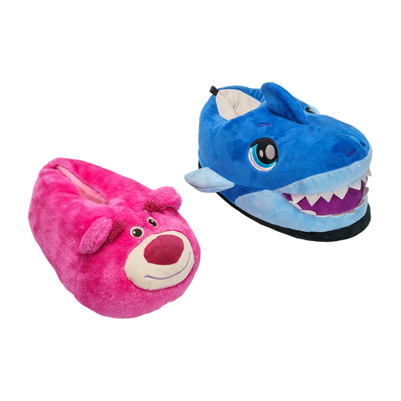 Scarpe di peluche con squalo e orso
