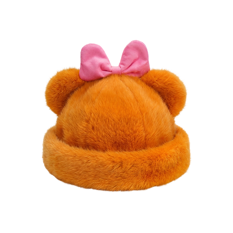 Cappello in peluche arancione con orecchie d'orso